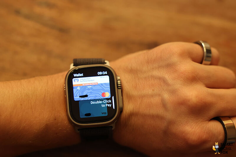 Man sieht Apple Pay auf der Apple Watch Ultra.